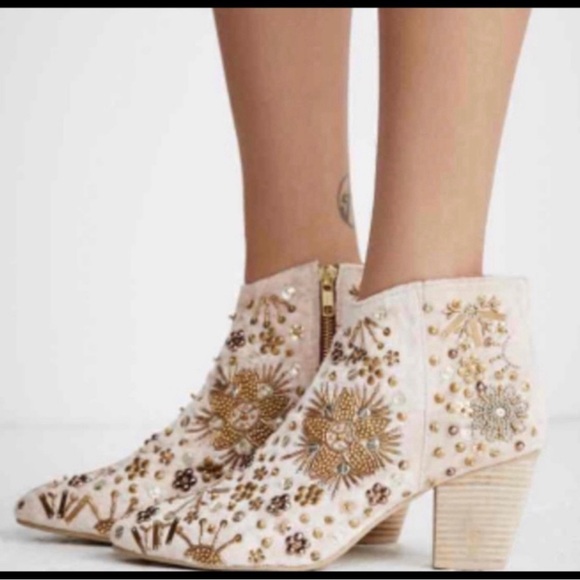 RARE Free People Night Out Ankle Bootie in Champagne - Picture 9 of 10